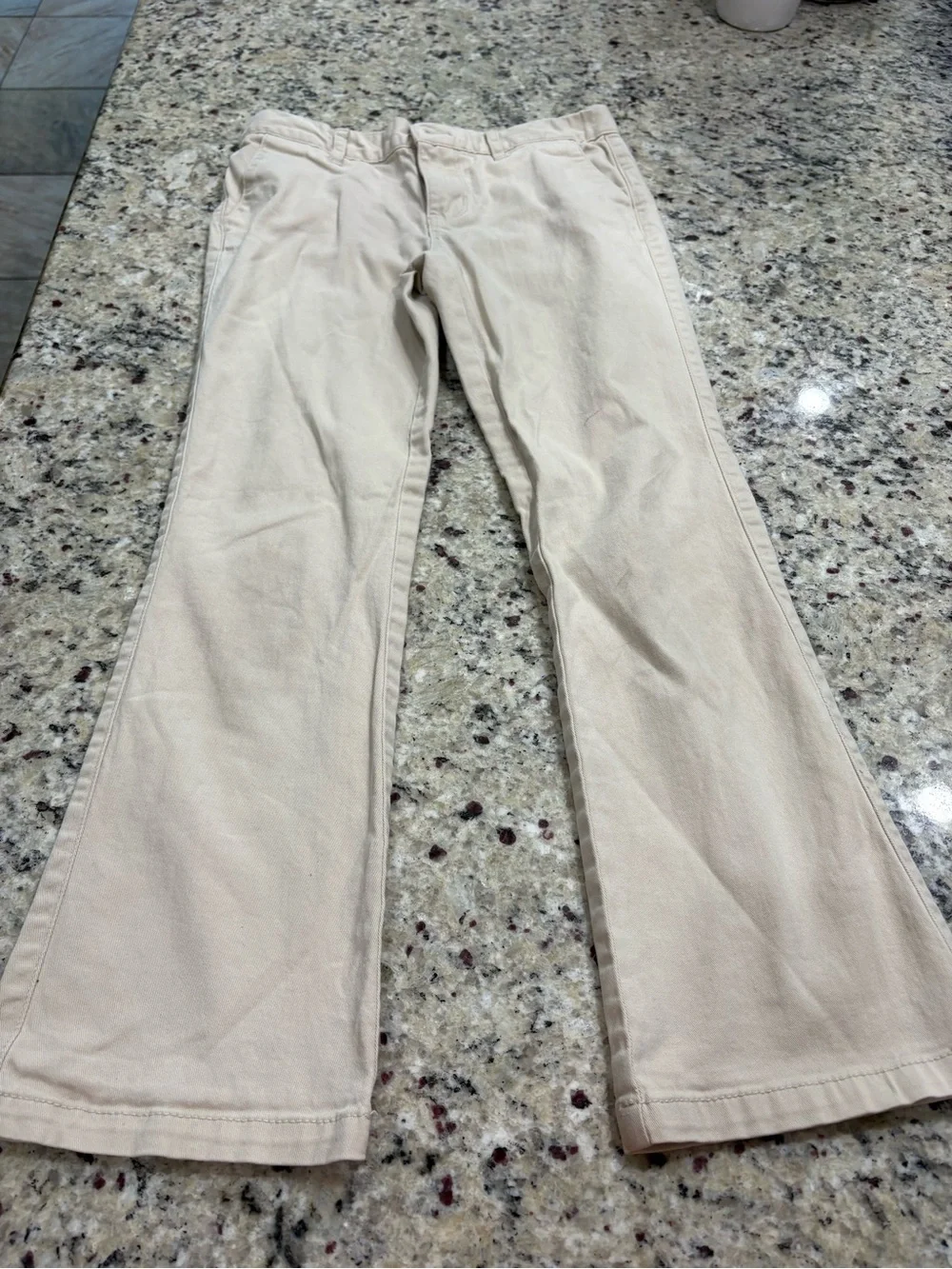 Children’s Place khaki pants in girls 8 *Black spots on one knee* No rips tears